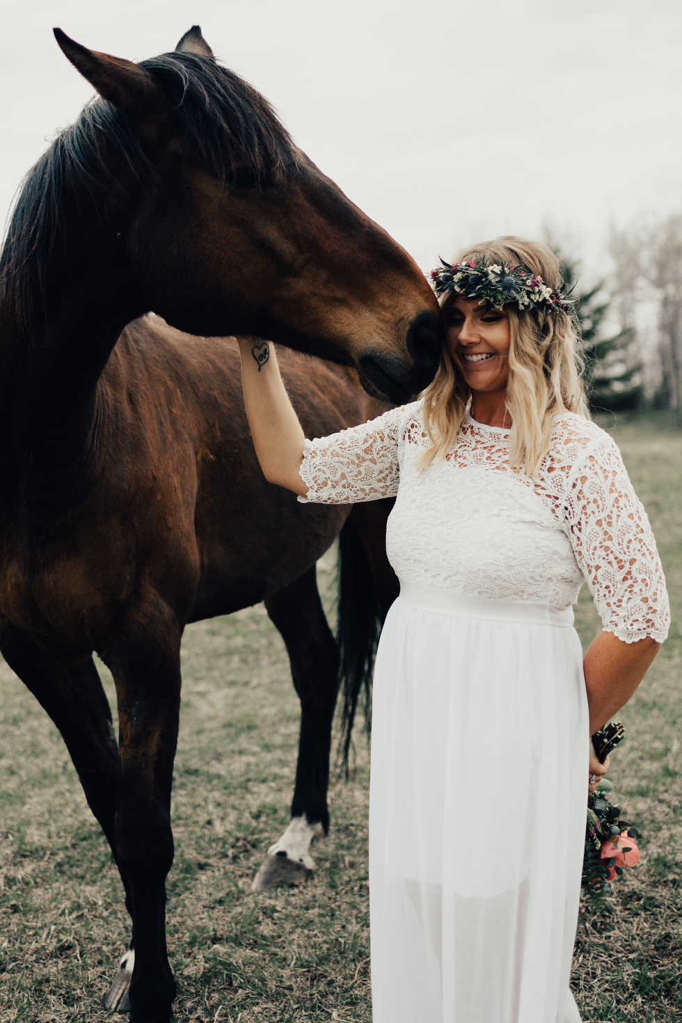 @joshlunt, josh lunt photography, josh lunt, edmonton engagement photographer, edmonton wedding photographer, edmonton lifestyle photographer, edmonton portrait photographer, junebug weddings, the knot